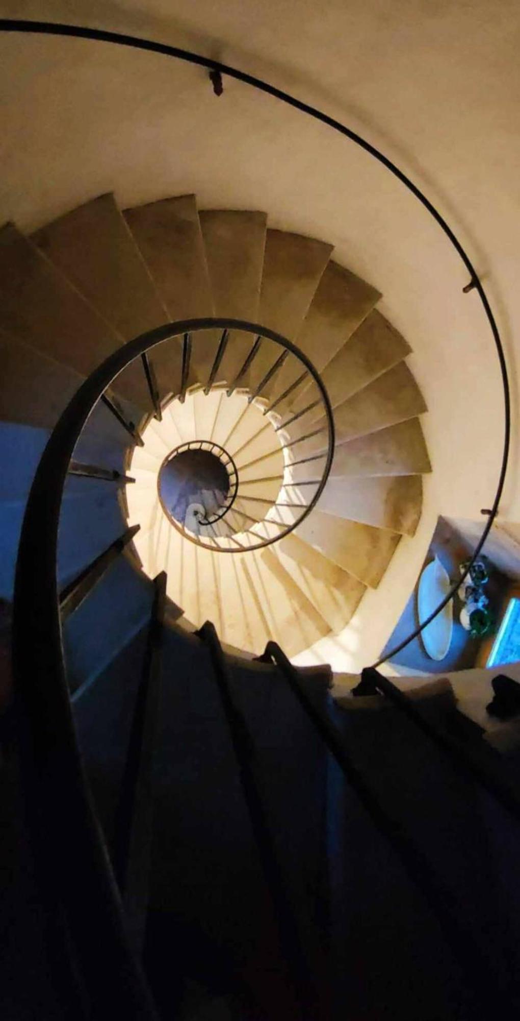 Appartement Spacieux Avec Deux Chambres Au Chateau Valence  Exterior foto