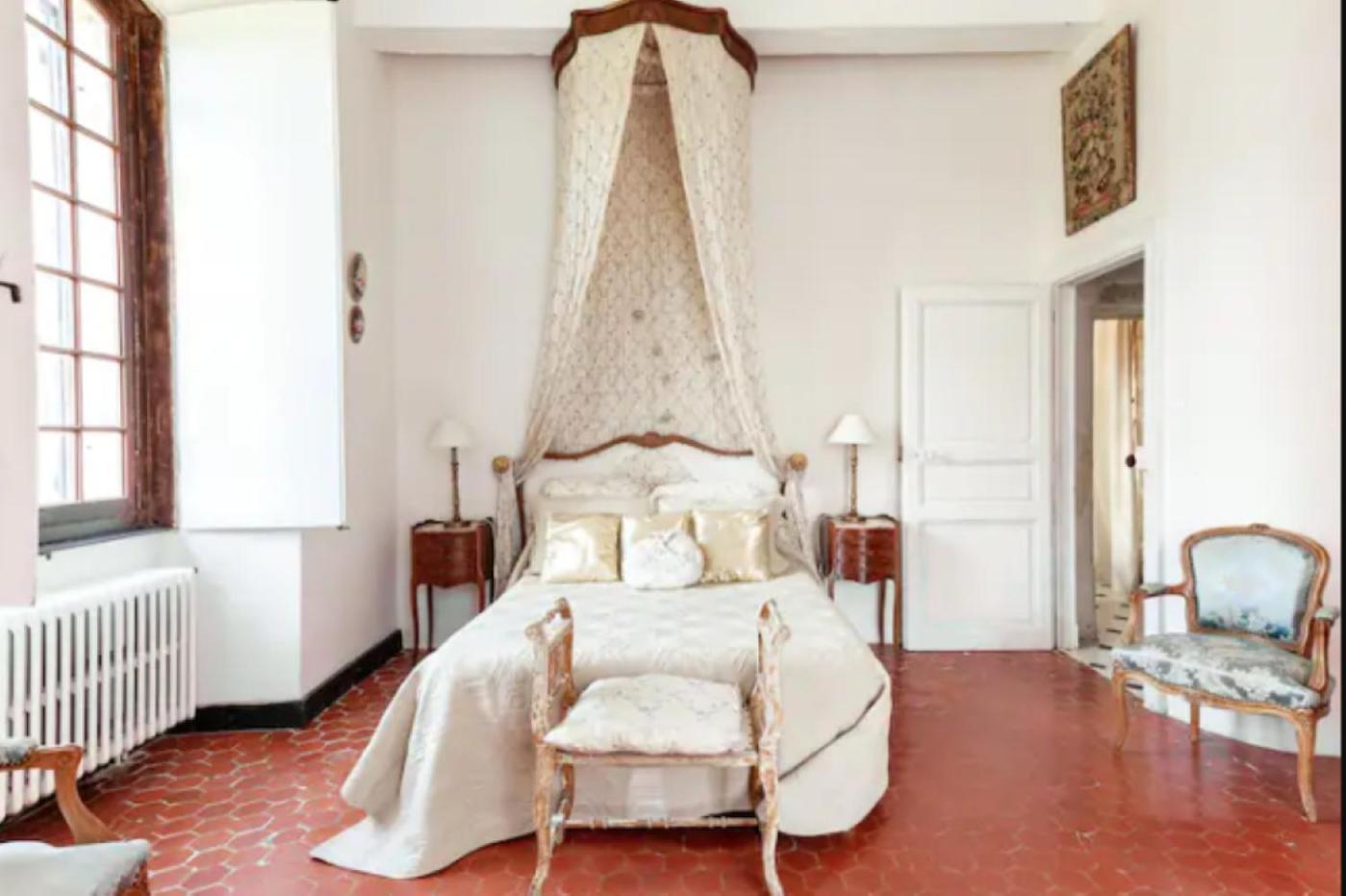 Appartement Spacieux Avec Deux Chambres Au Chateau Valence  Exterior foto