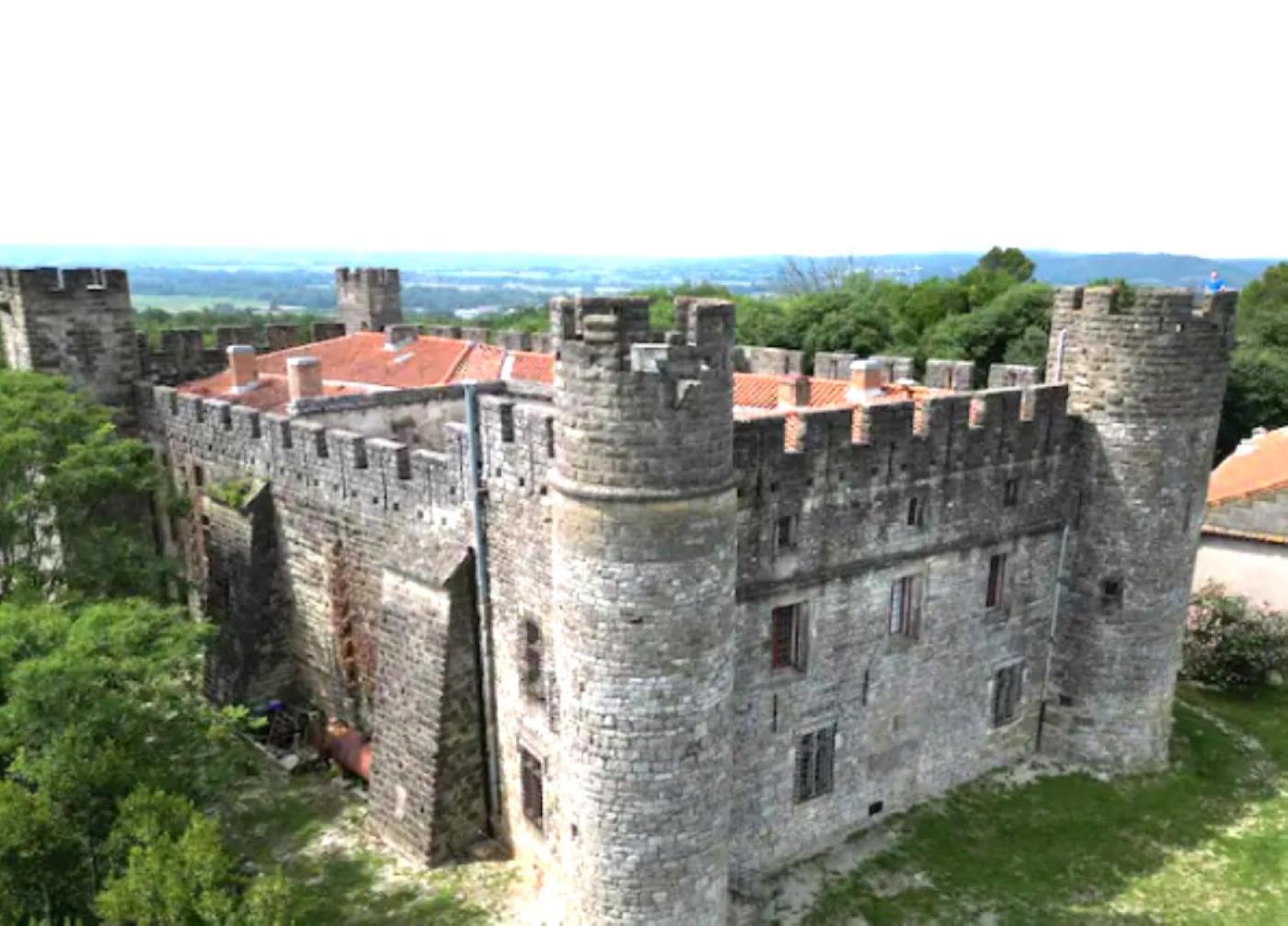 Appartement Spacieux Avec Deux Chambres Au Chateau Valence  Exterior foto