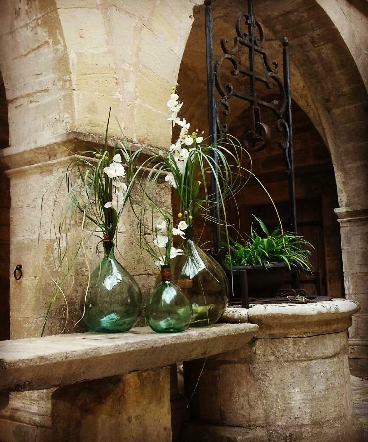 Appartement Spacieux Avec Deux Chambres Au Chateau Valence  Exterior foto